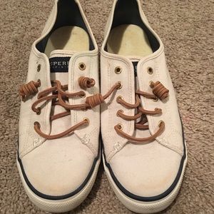 Sperry kicks